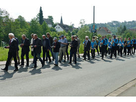 Bittprozession um den Kleinen Berg an Pfingstmontag (Foto: Karl-Franz Thiede)
